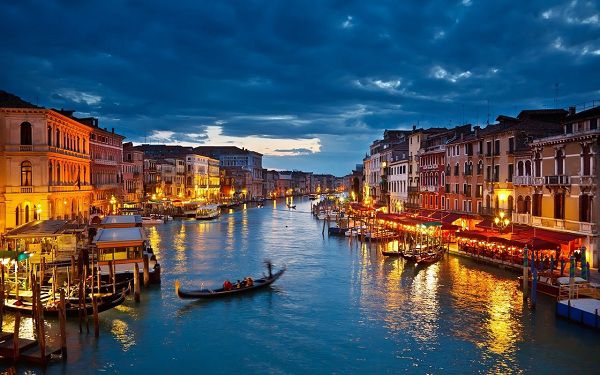 Venice,Venezia,Vơ-ni-dơ,Thành phố sông nước lãng mạn bậc nhất châu Âu,Venexia,Venessia,Venise,thành phố kênh đào,thành phố sông nước,thành phố của các kênh đào,thành phố tình yêu,thành phố thần tiên của con tim,thành phố lãng mạn,thành phố nổi,thành phố mặt nạ,thành phố kênh rạch