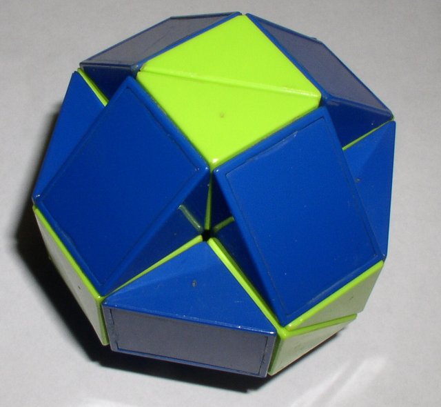 Rubik là gì,Rubic là gì,Rubix là gì,Rubik,Rubic,Rubix,lập phương rubik,khối rubik,các loại rubik,cách chơi rubick,quy tắc giải rubik,cách giải rubik,quy tắc chơi rubick,các loại rubick,lịch sử rubik,nguồn gốc rubik,rubik có từ bao giờ