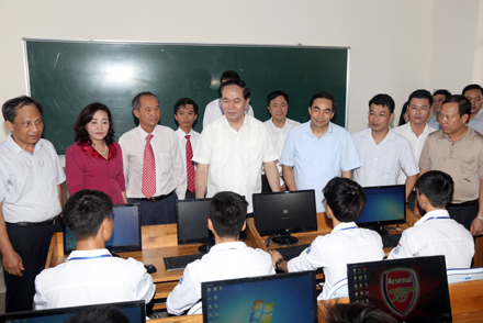 Trung học Phổ thông Kim Sơn B,Trung học Phổ thông Kim Sơn B Ninh Bình,Khánh thành THPT Kim Sơn B,Khánh thành THPT Kim Sơn B,Chủ tịch nước Trần Đại Quang dự lễ khánh thành THPT Kim Sơn B