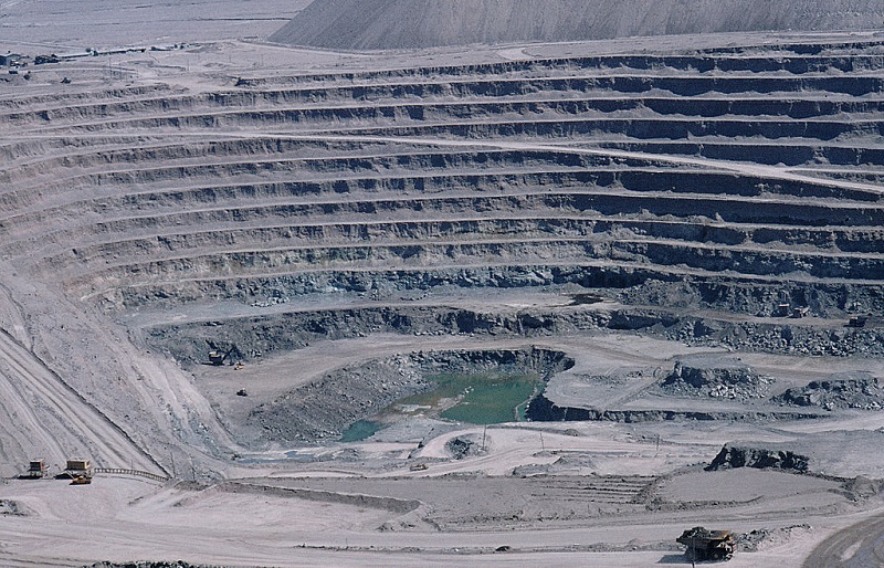 Mỏ Chuquicamata ở Chile là một trong những mỏ đồng lộ thiên lớn nhất thế giới.