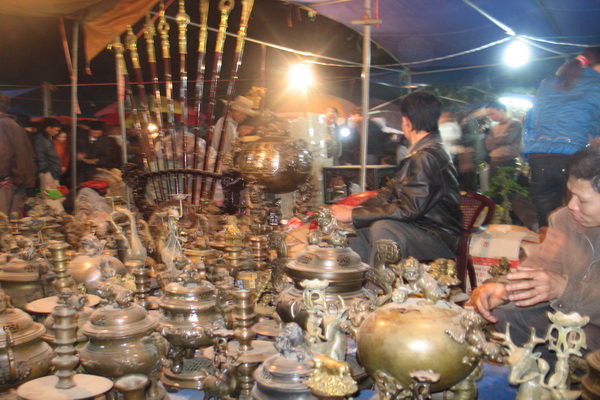 Chợ Viềng là gì,chợ Viềng là chợ gì,chợ Viềng,chợ Viềng Nam Định,mua may bán rủi,chợ Viềng mua may bán rủi,chợ mua may bán rủi,chợ Viềng Vụ Bản Nam Định