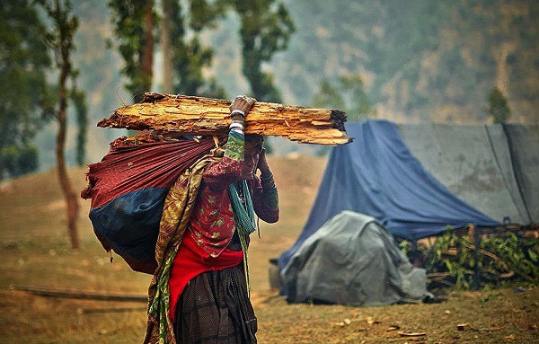 Bộ tộc vẫn sống như thời nguyên thủy ở Nepal,Những hình ảnh ghi lại cuộc sống của người Raute ở vùng Surkhet,phía đông Nepal,Bộ tộc này ngủ trong lều vải,sống bằng cách săn bắn và hái lượm như chục nghìn năm trước,người Raute,Bộ tộc,sống như thời nguyên thủy,Nepal