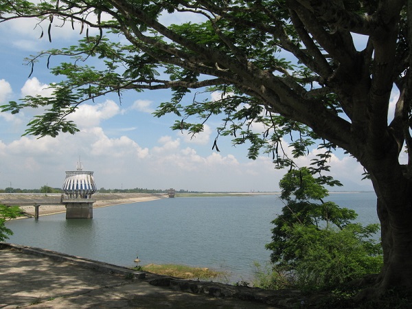 Hồ Dầu Tiếng