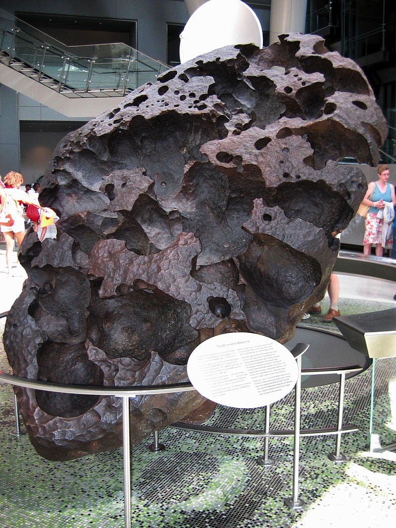 Willamette Meteorite là thiên thạch to nhất được tìm thấy ở Hoa Kỳ.