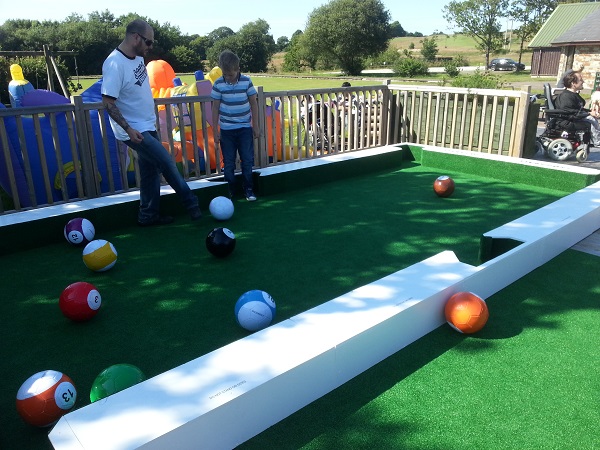 SnookBall là gì,SnookBall,môn thể thao kết hợp giữa bida và bóng đá,môn thể thao kết hợp giữa billiard và bóng đá,Snookball New mix sport