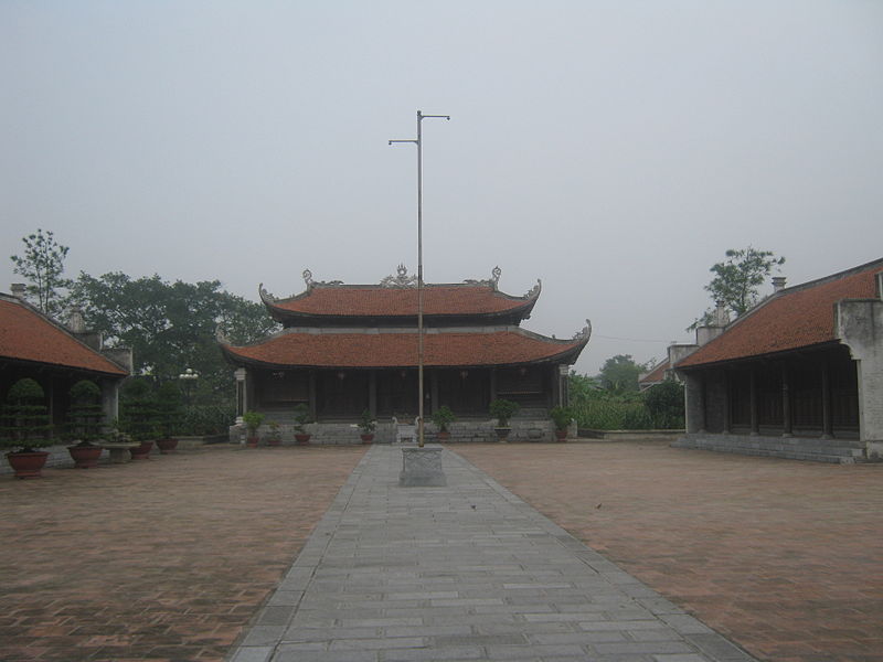 Cuộc đời như đám phù vân,Biết bao vinh nhục cũng ngần ấy thôi,Thăng thăng giáng giáng mặc đời,Một vùng Sơn Hải đôi lời thi ca,câu đố về Nguyễn Công Trứ,Nguyễn Công Trứ,câu đố về nhân vật lịch sử