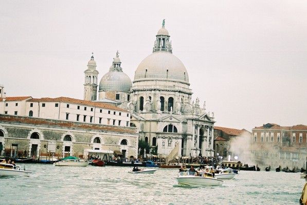 Kênh đào chính,Venice,Venezia,Vơ-ni-dơ,Thành phố sông nước lãng mạn bậc nhất châu Âu,Venexia,Venessia,Venise,thành phố kênh đào,thành phố sông nước,thành phố của các kênh đào,thành phố tình yêu,thành phố thần tiên của con tim,thành phố lãng mạn,thành phố nổi,thành phố mặt nạ,thành phố kênh rạch