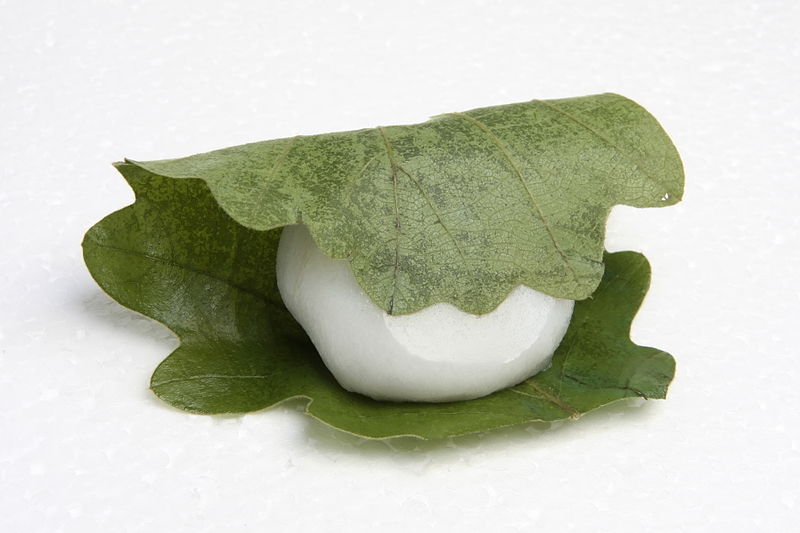 Bánh giầy Kashiwa mochi, Nhật Bản