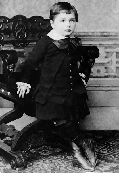 Einstein năm 3 tuổi.