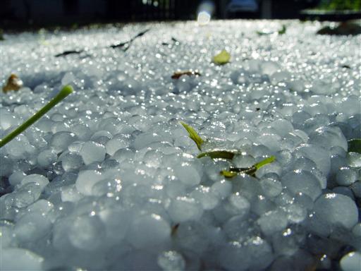 Mưa đá là gì,mưa đá,hình ảnh mưa đá,hail,trận mưa đá