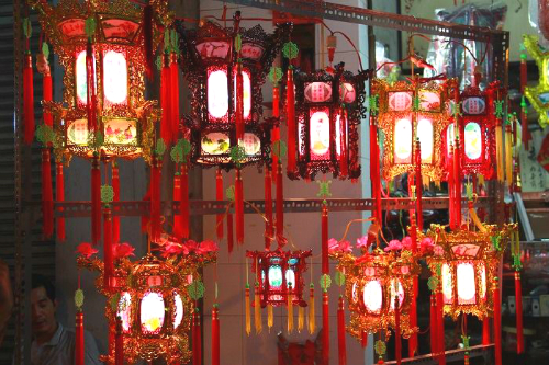 đèn kéo quân là gì,sự tích đèn kéo quân,đèn kéo quân,đèn cù,đèn cù là gì,cách làm đèn kéo quân