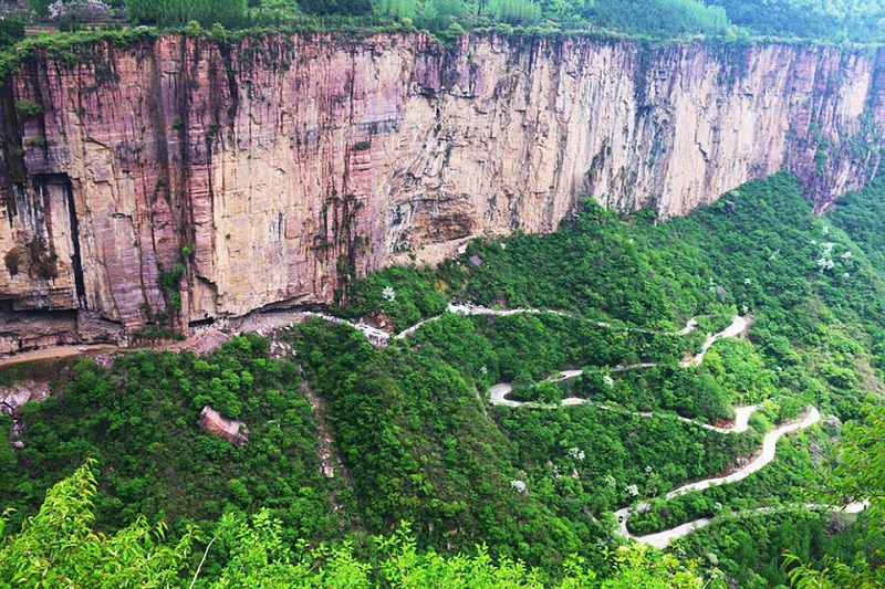 Những con đường nguy hiểm nhất thế giới,đường mòn nguy hiểm nhất thế giới,những con đường tử thần,những con đường nguy hiểm,đường xuyên núi Guoliang Hà Nam Trung Quốc