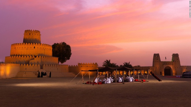 7 điểm đến đẹp nhất Abu Dhabi,Những điểm đến đẹp nhất Abu Dhabi,Abu Dhabi,Điểm đến du lịch,Pháo đài Al Jahili