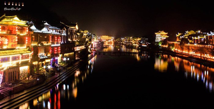 Vẻ đẹp quyến rũ của Phượng Hoàng cổ trấn,Phượng Hoàng cổ trấn,Thị trấn cổ,Thị trấn bên dòng Đà Giang