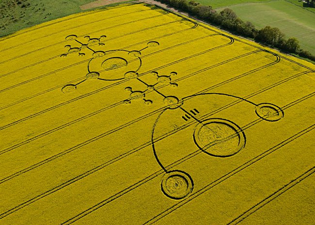 Những vòng tròn bí ẩn trên cánh đồng,Vòng tròn bí ẩn,Bí ẩn Crop circle,Crop circle,Kiệt tác trên cánh đồng