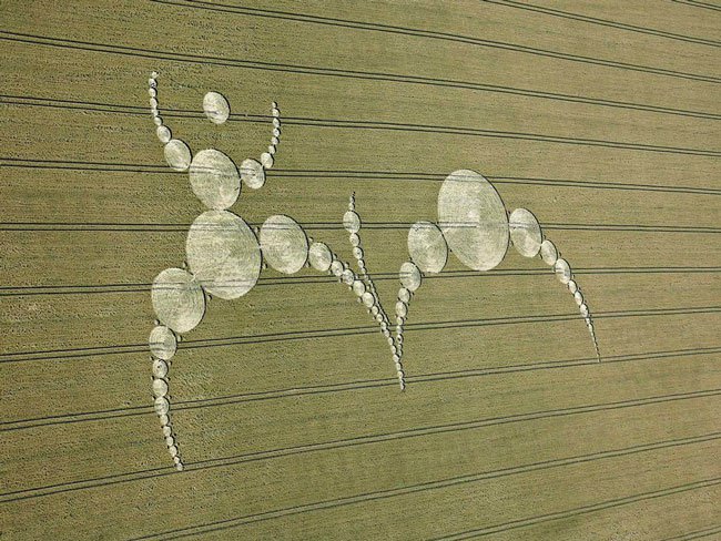 Những vòng tròn bí ẩn trên cánh đồng,Vòng tròn bí ẩn,Bí ẩn Crop circle,Crop circle,Kiệt tác trên cánh đồng