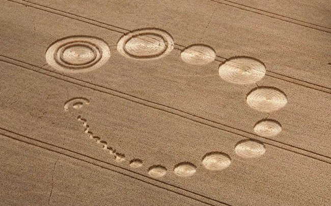 Những vòng tròn bí ẩn trên cánh đồng,Vòng tròn bí ẩn,Bí ẩn Crop circle,Crop circle,Kiệt tác trên cánh đồng