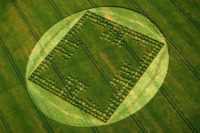 Những vòng tròn bí ẩn trên cánh đồng,Vòng tròn bí ẩn,Bí ẩn Crop circle,Crop circle,Kiệt tác trên cánh đồng