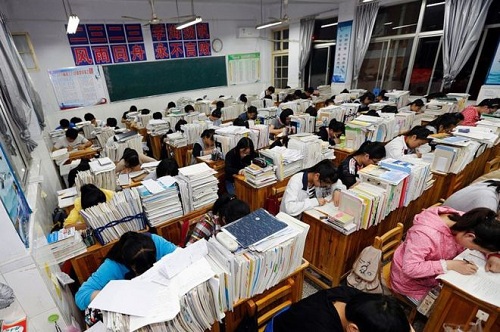 Ngân hàng điểm,Trường học cho học sinh vay điểm,Cho vay điểm,Áp lực thi cử ở Trung Quốc,Trường cho 'vay' điểm nếu thi kém ở Trung Quốc