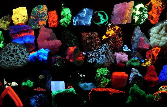 Tia cực tím là gì,Tia tử ngoại là gì,Tia UV là gì,Tia cực tím,Tia tử ngoại,Tia UV,Ultraviolet,Tác hại của tia cực tím,Lợi ích của tia cực tím,Bức xạ HEV,Tia UVC,Tia UVB,Tia UVA