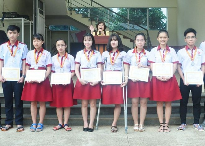 Nữ sinh bị cưa chân,Lê Thị Hà Vi,Nữ sinh bị cưa chân đoạt huy chương bạc Olympic Địa lý