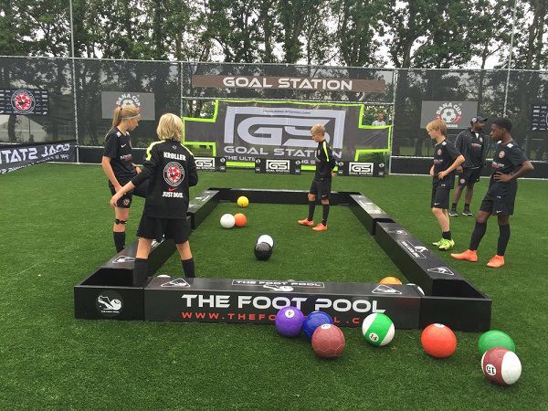 FootPool là môn thể thao gì,FootPool là gì,môn thể thao kết hợp giữa bida và bóng đá,môn thể thao kết hợp giữa billiard và bóng đá