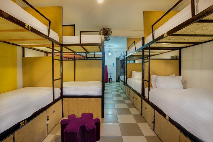 Phòng Dorm là gì,phòng dorm,ưu nhược điểm của phòng dorm,giá tiền phòng dorm,các dạng phòng dorm,hình ảnh phòng dorm,phòng ngủ tập thể,phòng ký túc xá,Mixed dorm: nam nữ chung phòng,Female dorm: phòng toàn nữ,Male dorm: phòng toàn nam