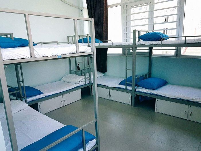 Phòng Dorm là gì,phòng dorm,ưu nhược điểm của phòng dorm,giá tiền phòng dorm,các dạng phòng dorm,hình ảnh phòng dorm,phòng ngủ tập thể,phòng ký túc xá,Mixed dorm: nam nữ chung phòng,Female dorm: phòng toàn nữ,Male dorm: phòng toàn nam