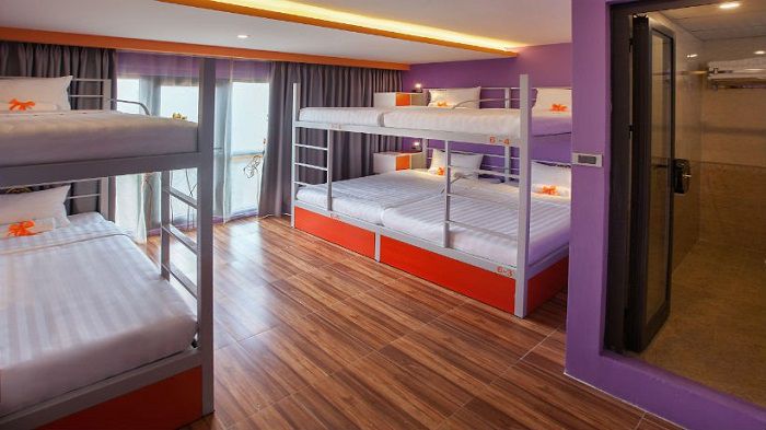 Phòng Dorm là gì,phòng dorm,ưu nhược điểm của phòng dorm,giá tiền phòng dorm,các dạng phòng dorm,hình ảnh phòng dorm,phòng ngủ tập thể,phòng ký túc xá,Mixed dorm: nam nữ chung phòng,Female dorm: phòng toàn nữ,Male dorm: phòng toàn nam
