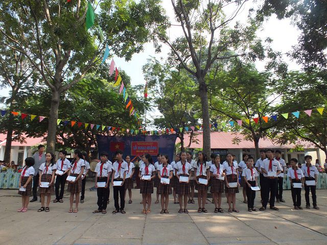 Trường Trung học cơ sở Minh Hưng - Chơn Thành - Bình Phước,Trường THCS Minh Hưng - Chơn Thành - Bình Phước,Trường Trung học cơ sở Minh Hưng,THCS Minh Hưng