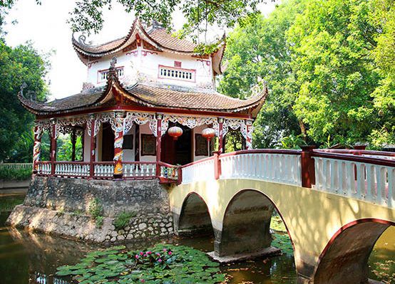 Cổ lầu - đền Dầm