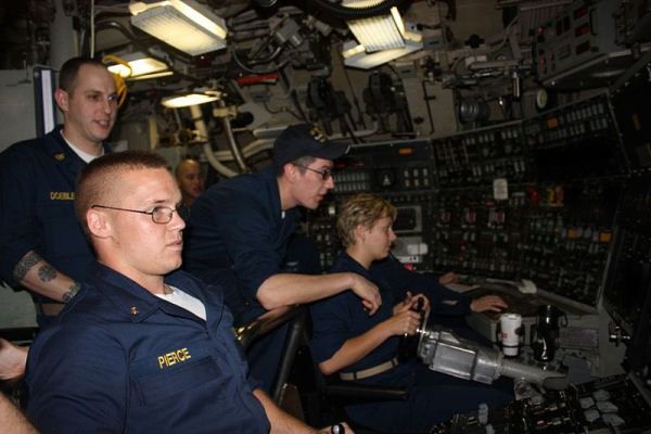 Thủy thủ đoàn USS West Virginia,tàu ngầm