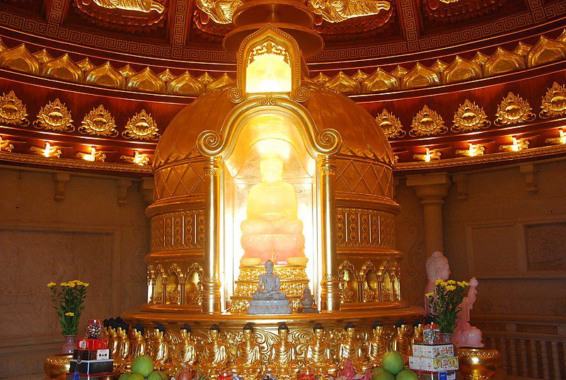Tượng Phật ngọc trong Bảo tháp