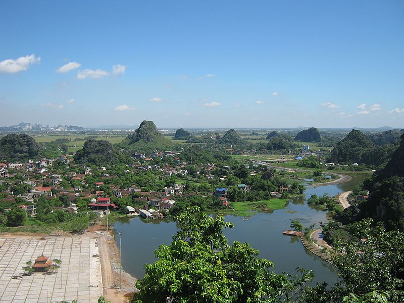 Phong cảnh cố đô Hoa Lư nhìn từ núi Mã Yên