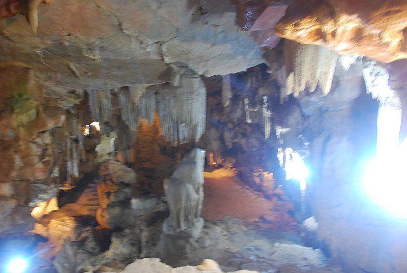 Động Vái Giời ở Thung Nham