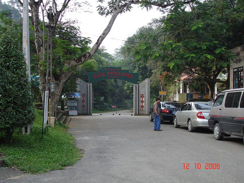 Cổng vào rừng Cúc Phương