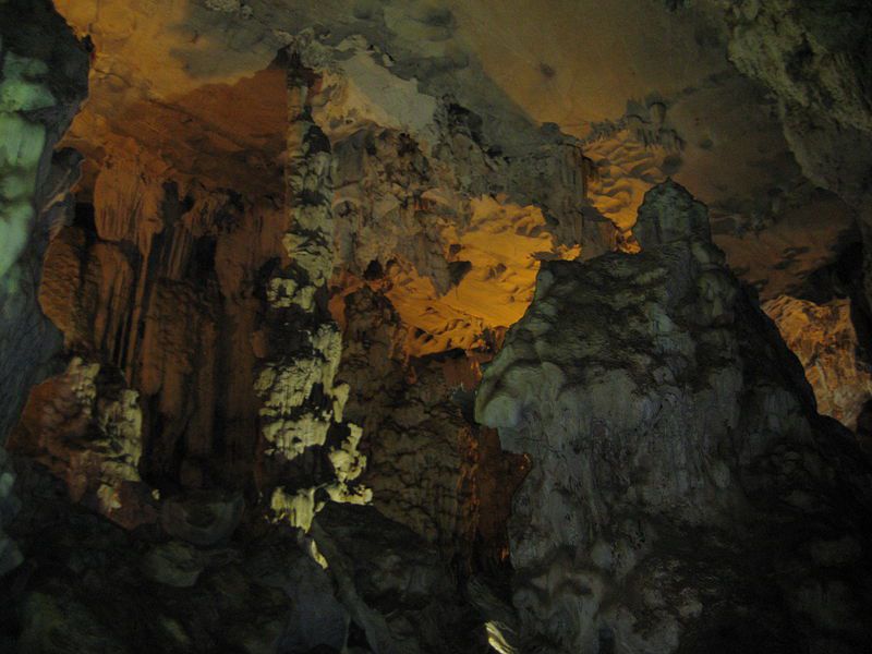 Nhũ đá lấp lánh trong động Vân Trình,Động Vân Trình (Nho Quan - Ninh Bình),Động Vân Trình,Nho Quan - Ninh Bình,Nho Quan,Ninh Bình