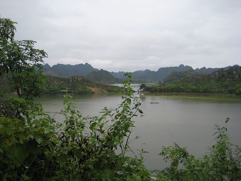 Bên ngoài động,Động Vân Trình (Nho Quan - Ninh Bình),Động Vân Trình,Nho Quan - Ninh Bình,Nho Quan,Ninh Bình