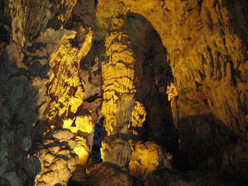 Dưới ánh điện,Động Vân Trình (Nho Quan - Ninh Bình),Động Vân Trình,Nho Quan - Ninh Bình,Nho Quan,Ninh Bình