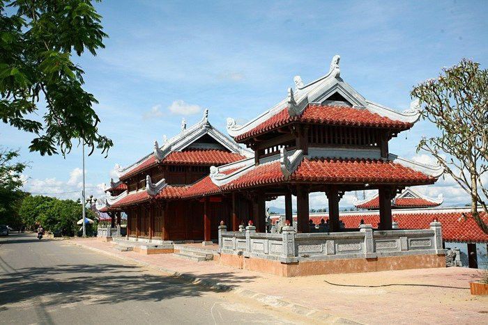 Nhà tưởng niệm liệt sĩ bên sông Thạch Hãn,Thành cổ Quảng Trị - Quá khứ hào hùng,Thành cổ Quảng Trị,Du lịch thành cổ Quảng Trị,Khám phá thành cổ Quảng Trị