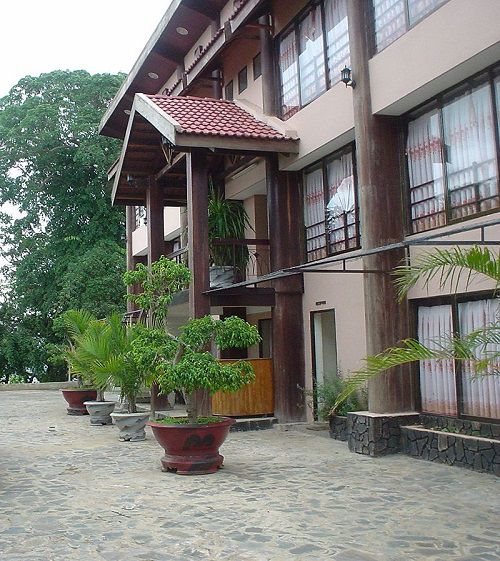 Biệt điện của vua Bảo Đại bên hồ Lắk,Hồ Lắk (Huyện Lắk - Tỉnh Đắk Lắk),Hồ Lắk,Hồ Lắk là một hồ nước ngọt tự nhiên lớn nhất tỉnh Đăk Lăk