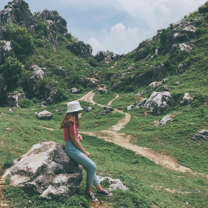 Khu vực núi Trầm,Núi Trầm