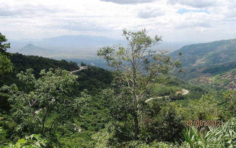 Đèo Sông Pha, Ninh Thuận, nhìn về hướng đông bắc.