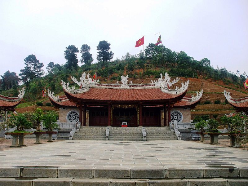 Đền Tổ Mẫu Âu Cơ
