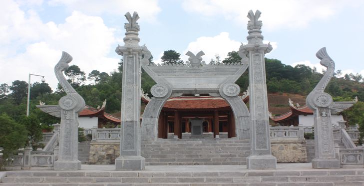 Đền Thờ Quốc Tổ Lạc Long Quân