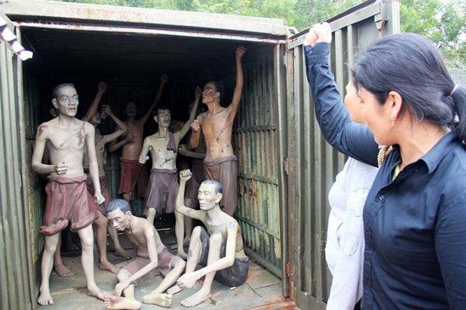 Nhà tù Phú Quốc,Trại giam Tù binh Chiến tranh Phú Quốc,Trại giam Tù binh Cộng sản Phú Quốc,Nhà lao Cây Dừa,Trại huấn chính Cây Dừa,Các hình thức tra tấn tại nhà tù Phú Quốc