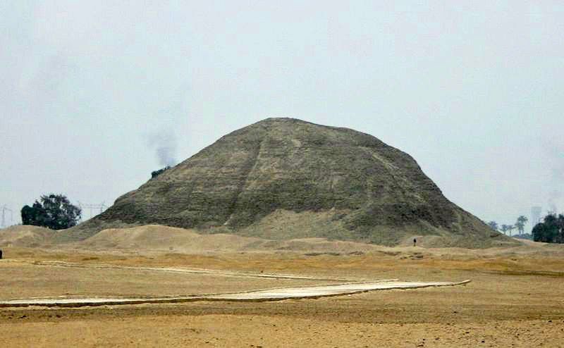 Kim tự tháp Amenemhet III tại Hawarra