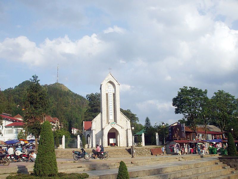 Nhà thờ cổ Sa Pa
