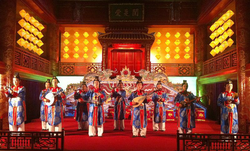Nhã nhạc cung đình Huế,Âm nhạc cung đình Việt Nam,Âm nhạc cung đình Huế,Trình diễn nhã nhạc cung đình Huế