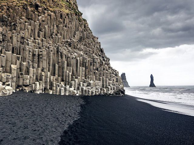 Bãi biển Reynisfjara, Iceland